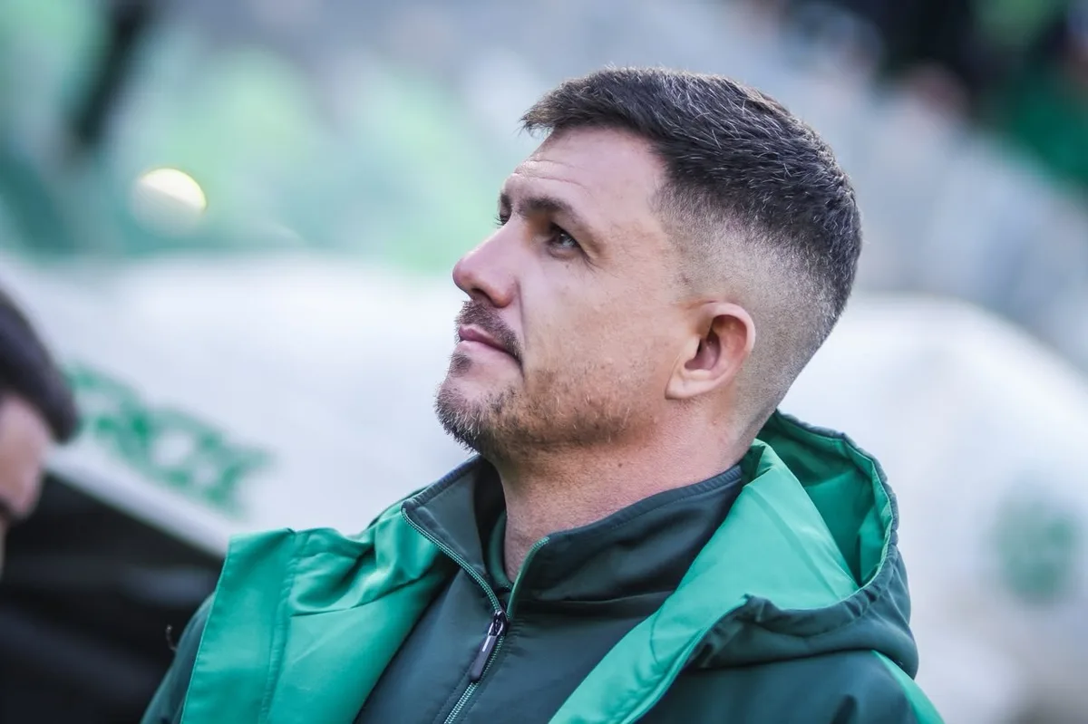 Juventude empata com Atlético-GO e segue líder da Série B