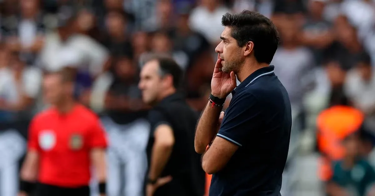 Abel Ferreira cobra critérios iguais após empate do Palmeiras com o Botafogo