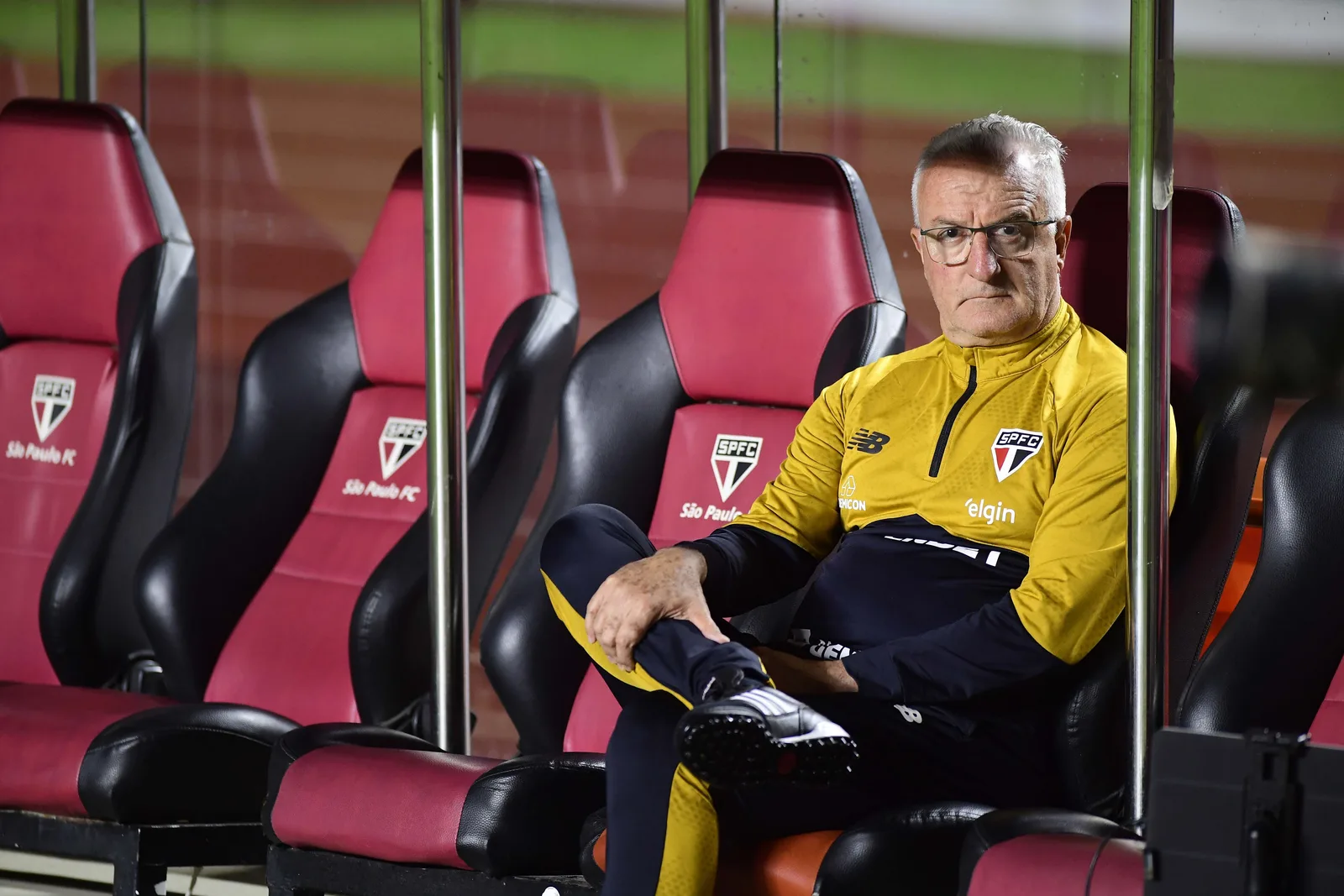 Dorival destaca atuação do São Paulo e apoio da torcida após vitória