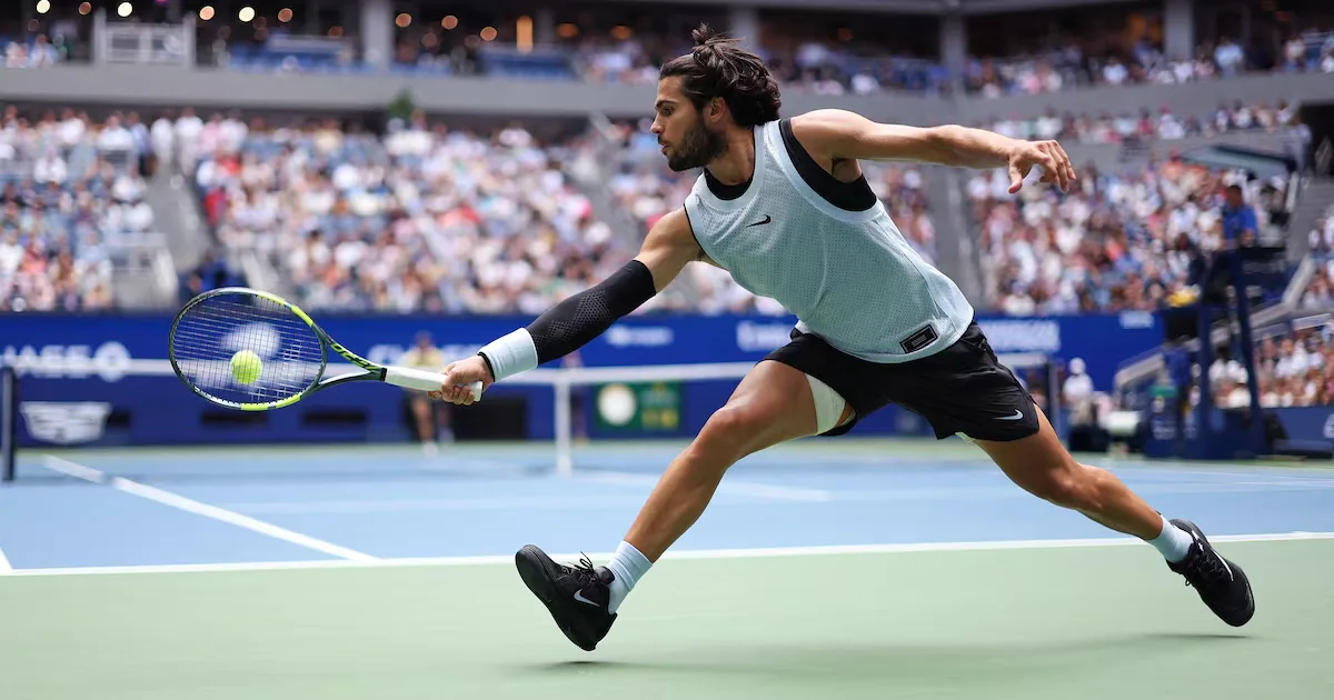 Alcaraz vence Tommy Paul em sets diretos e chega às quartas do US Open